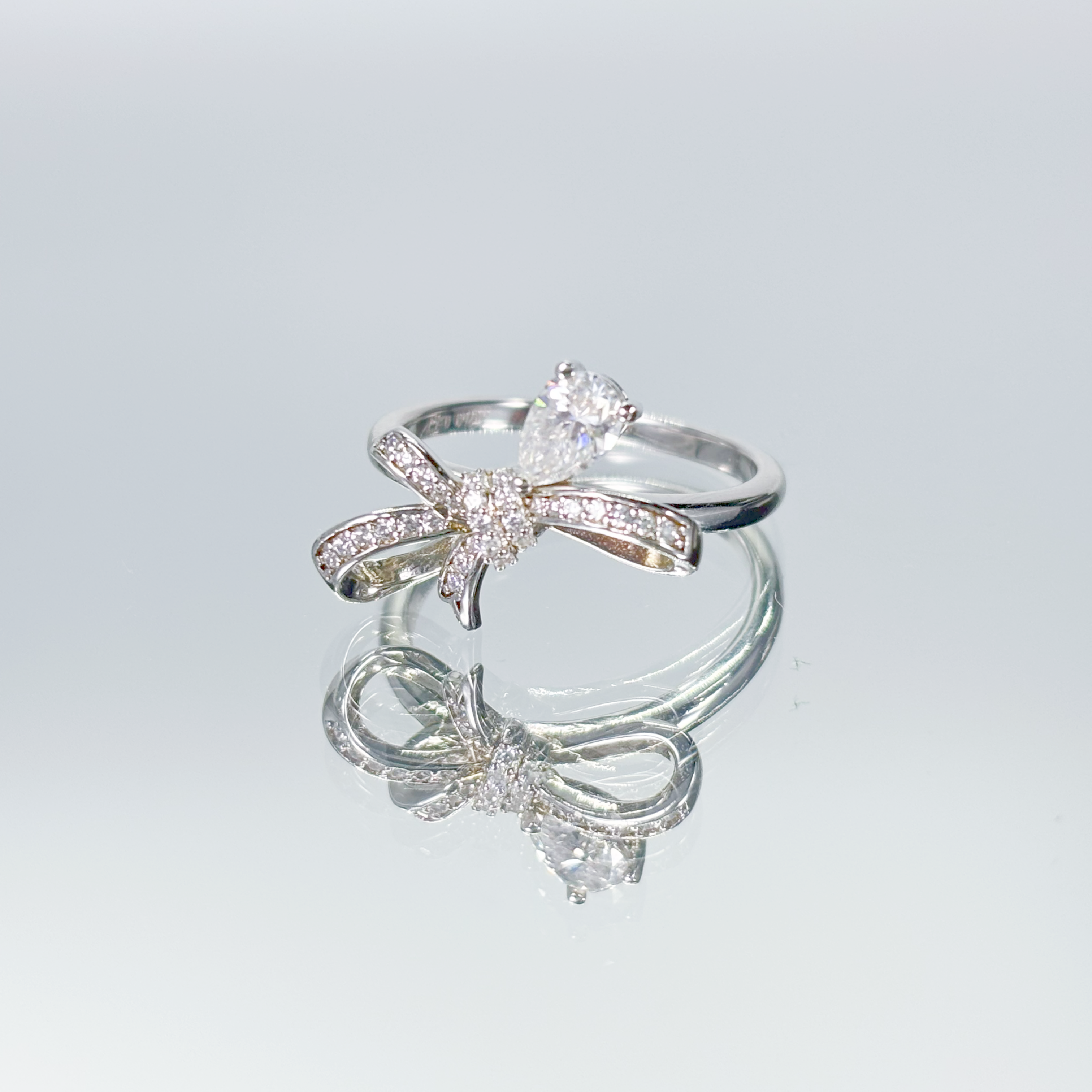 Water Droplet Bowknot