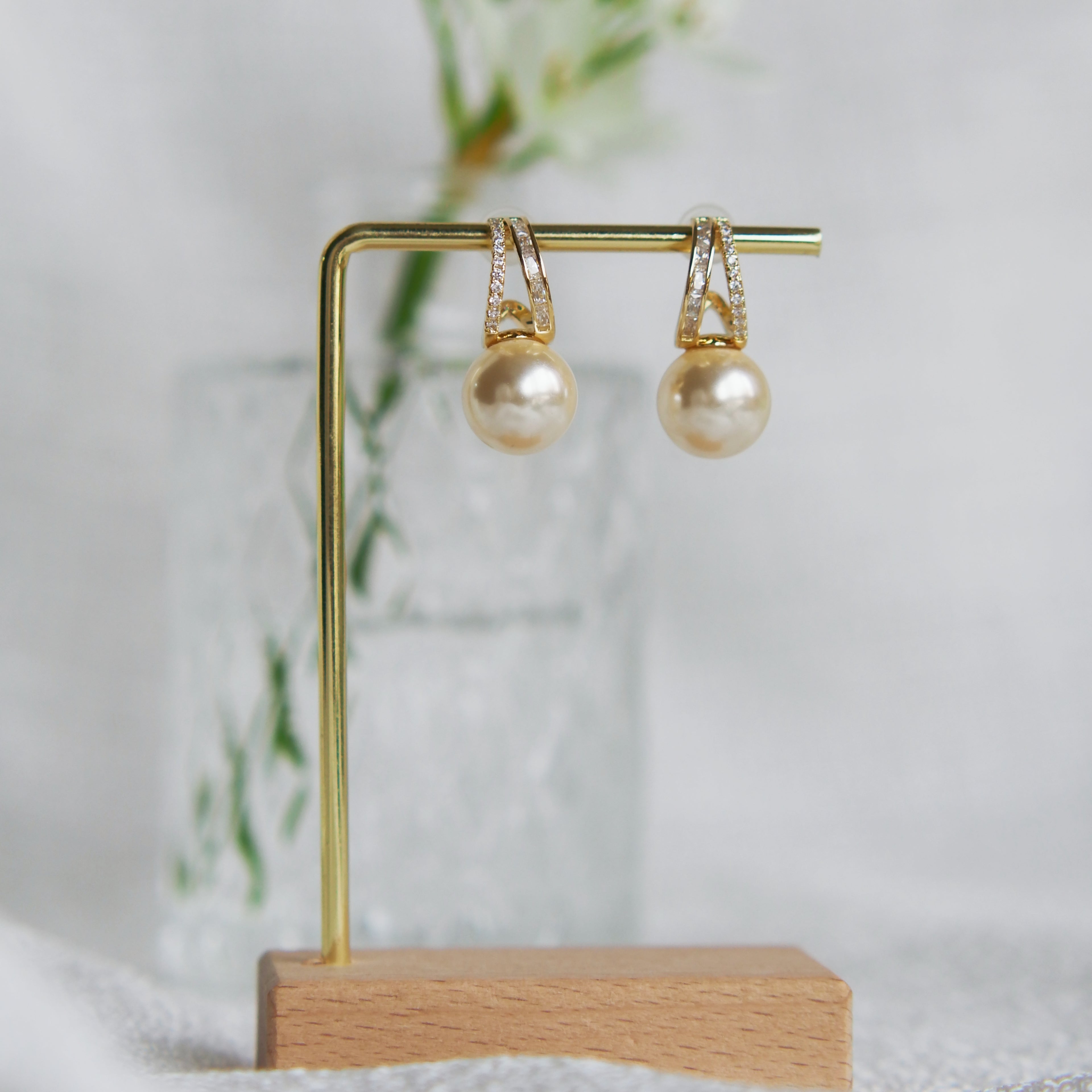 Golden Pearls Earrings