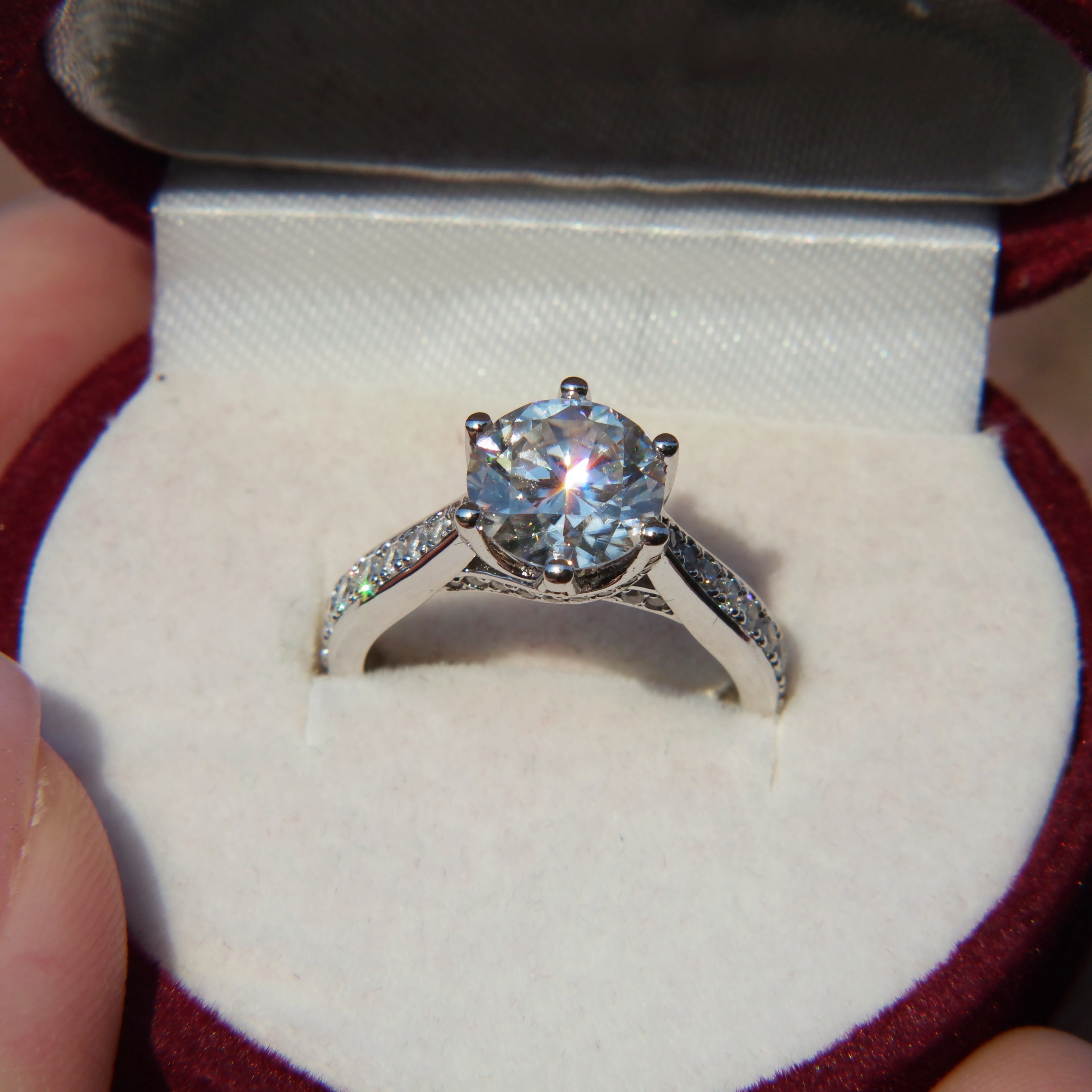 Crystal (Luxurious six-prong)