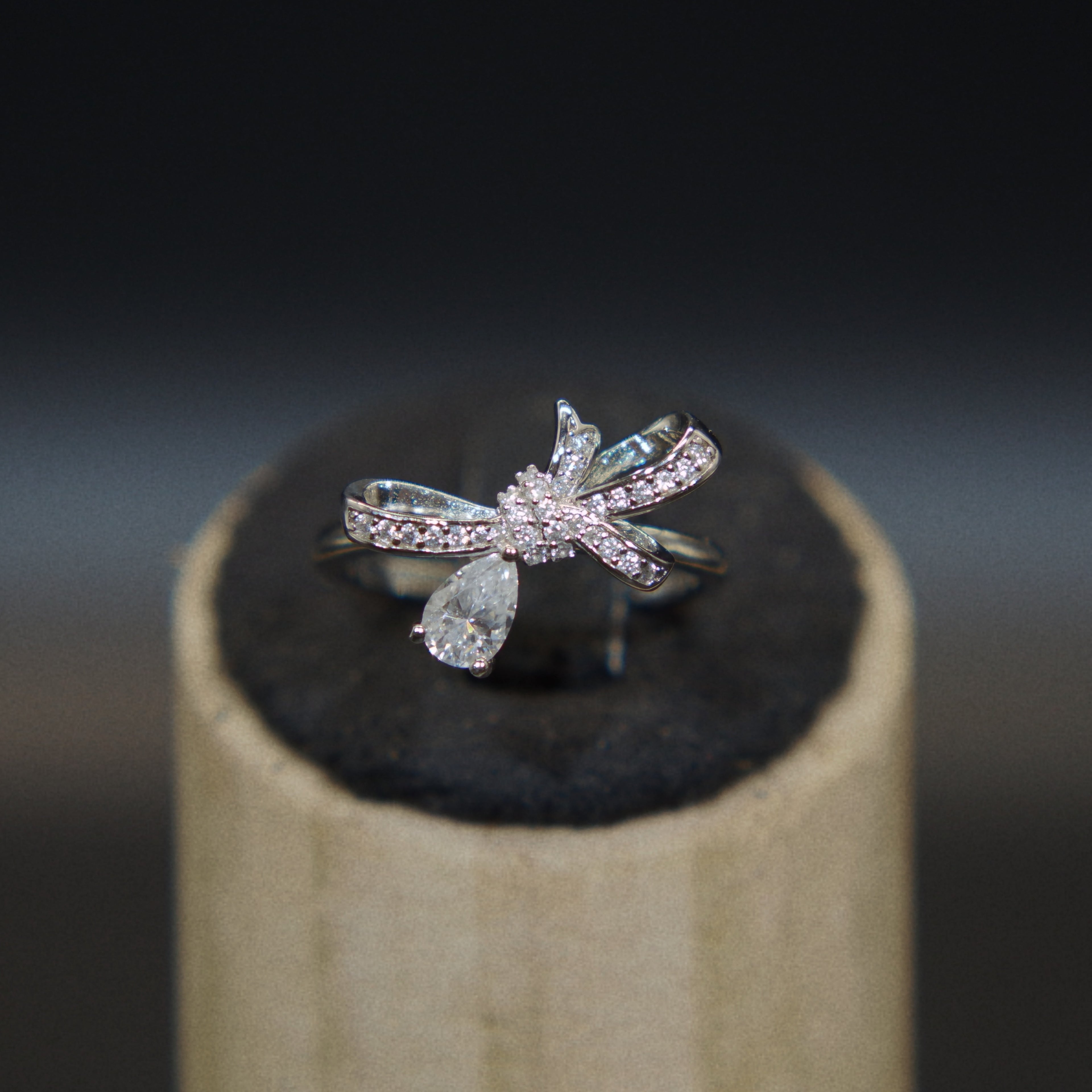 Water Droplet Bowknot